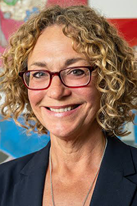 Paula Niedenthal Headshot